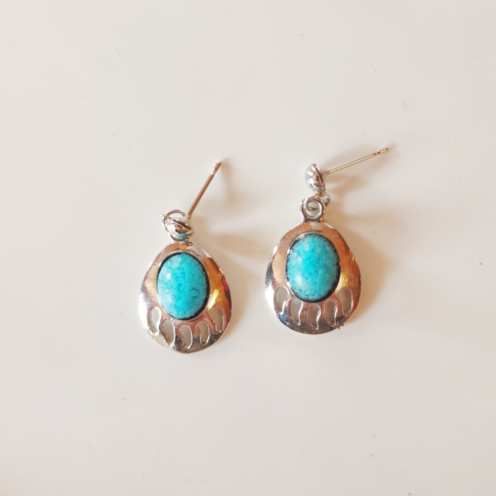 Vintage Y2k Silver and Turquoise Bear Paw Dangle Earrings